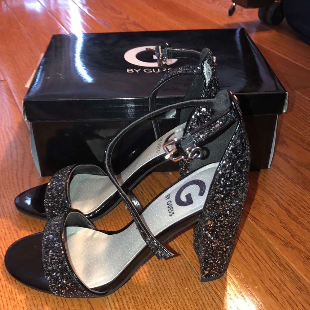Super cute glittery black heels